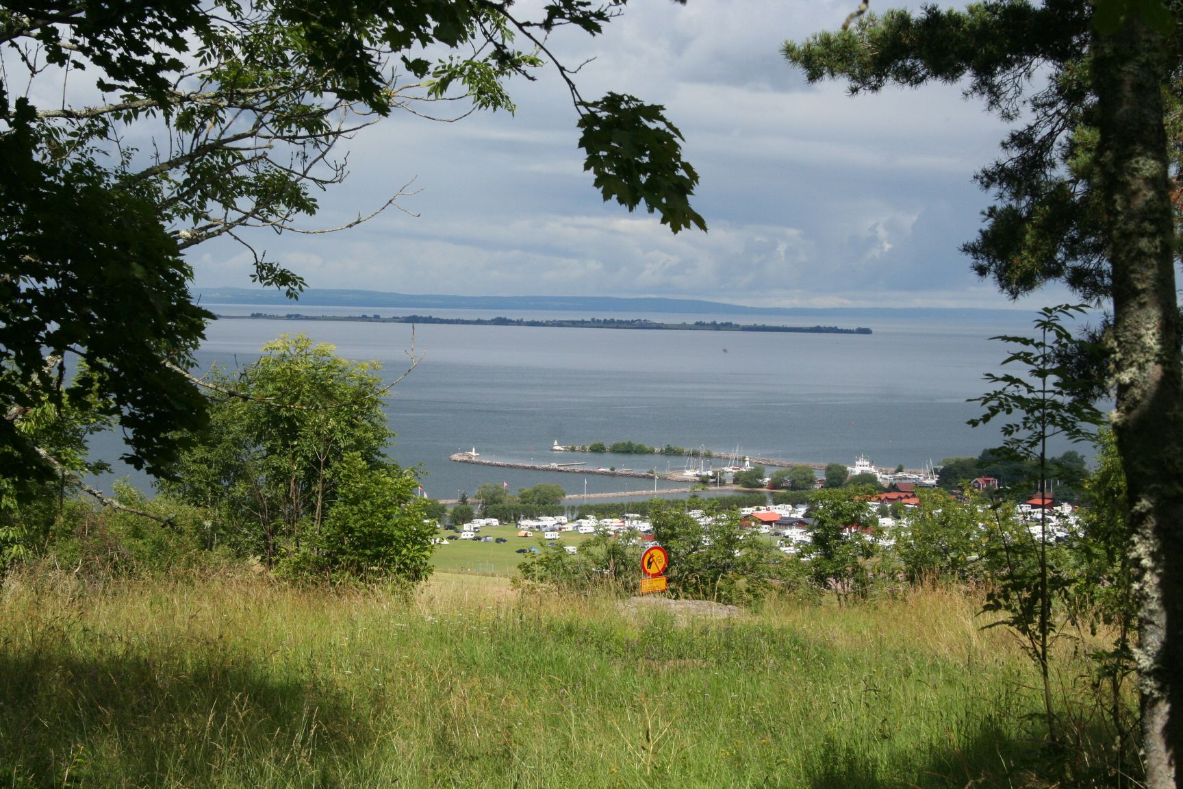 Ein Blick vom Grännaberg über Grenna bis nach Visingsö.
